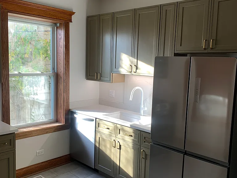 5211 W Byron St #1 — Photo 11