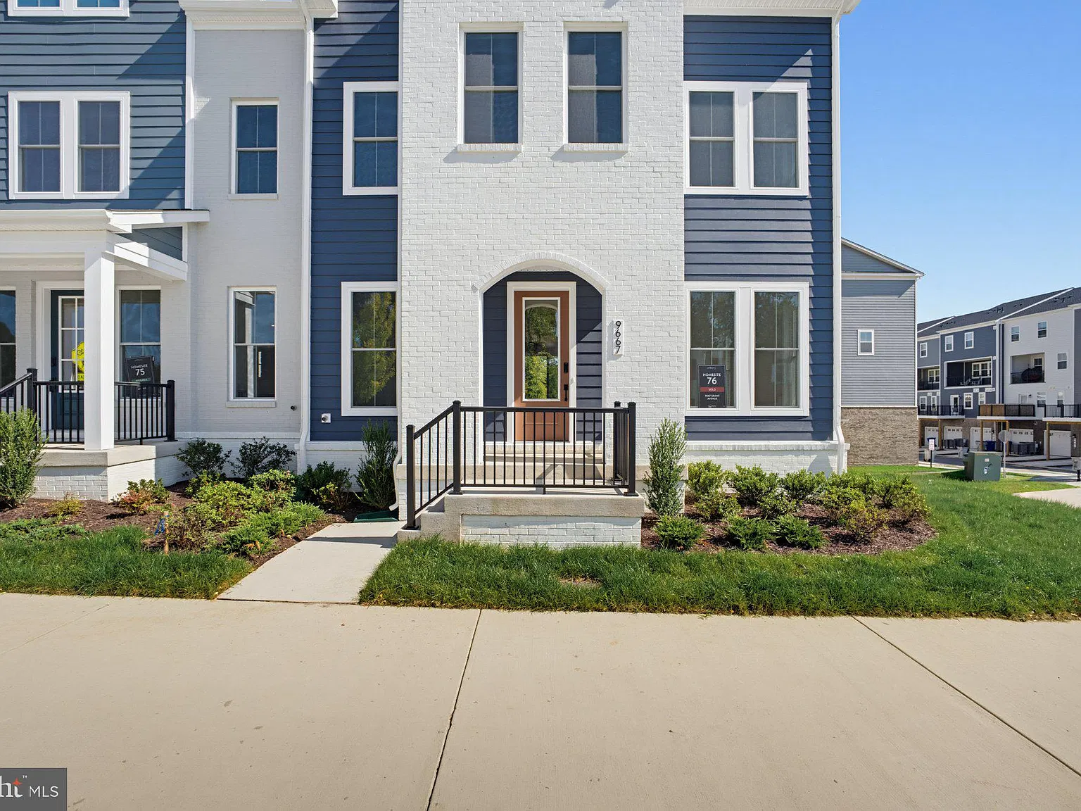 3 bed, 3.5 bath, 2172 sqft, $3,700 — Photo 4