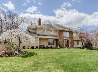 5 Kensington Pl, Roseland, NJ 07068