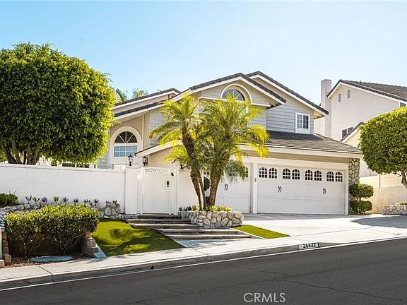 2nd image of 26822 Sommerset Ln