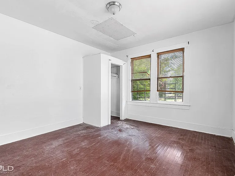 315 Robinson Pl — Photo 8