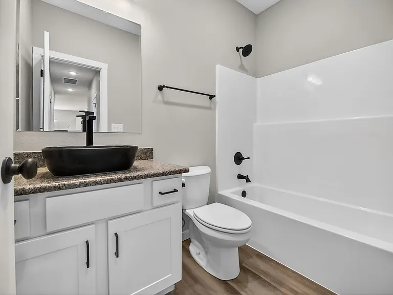 43 Whitley Ln — Photo 9