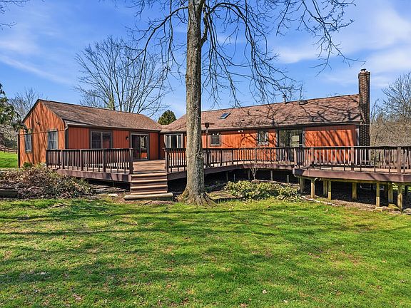 2nd image of 438 Leslie Rd