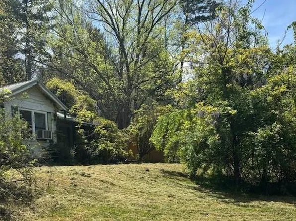 202 Old Chimney Rock Rd, Hendersonville, NC 28792