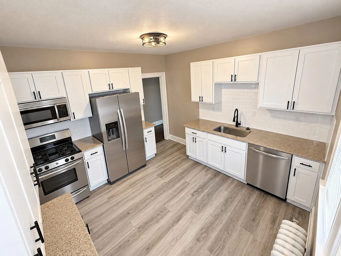 3 bed, 1570 sqft, $1,699 — Photo 3