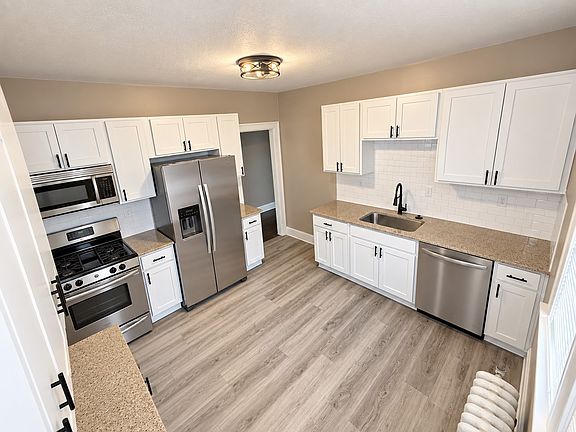 3rd image of 2641 Idlewood Rd APT 2
