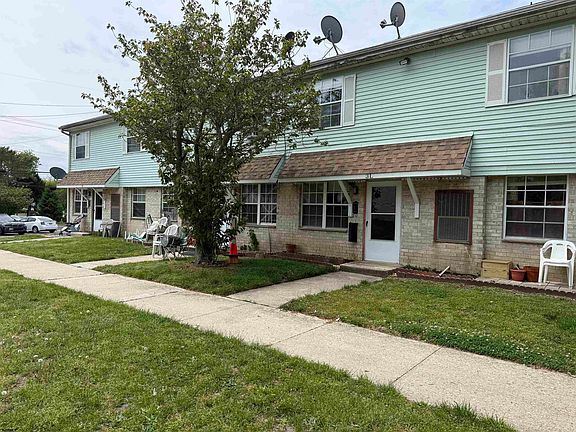 2nd image of 720 S New Rd APT 3L