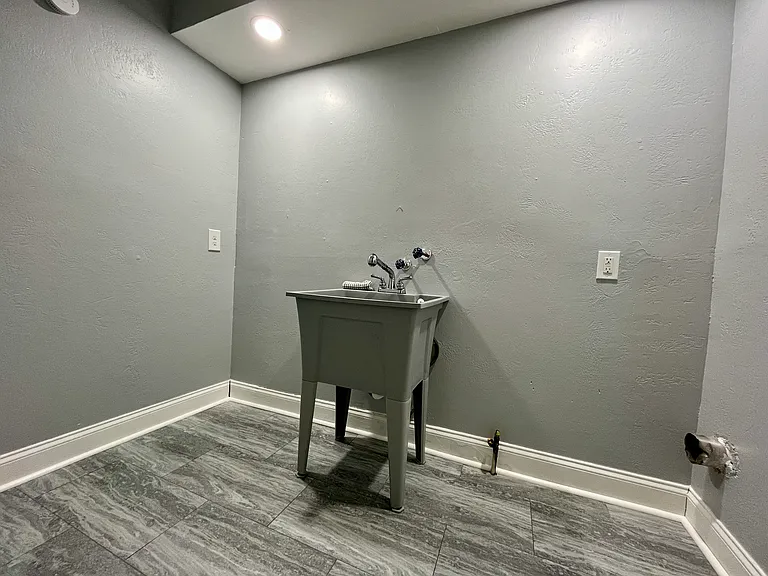 3897 Brownsville Rd #1 — Photo 28