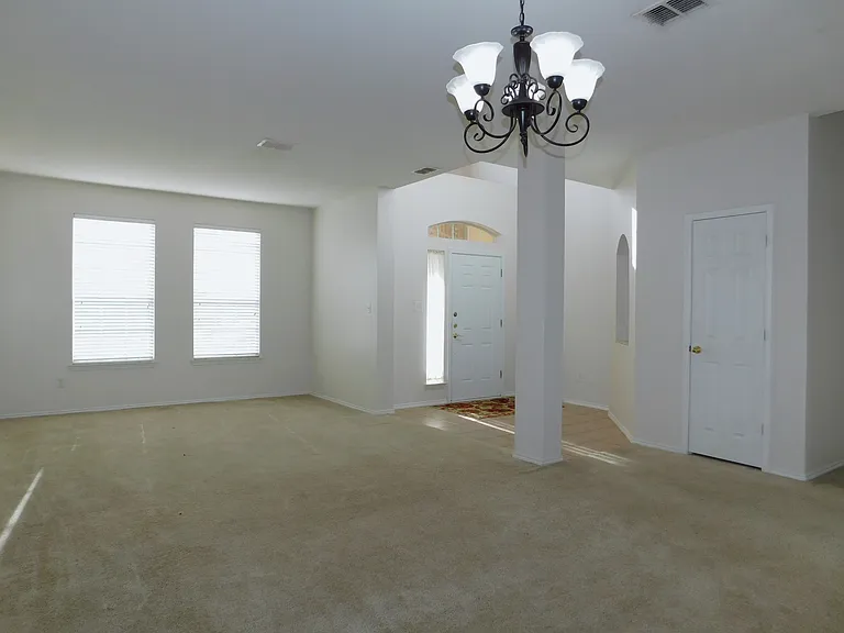 2701 Clark Dr — Photo 6
