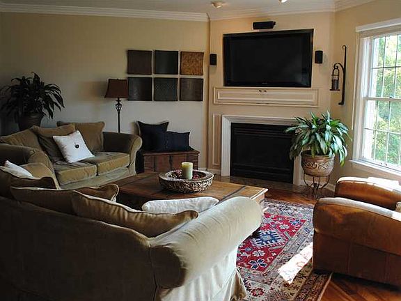 3rd image of 300 Bradberry Dr