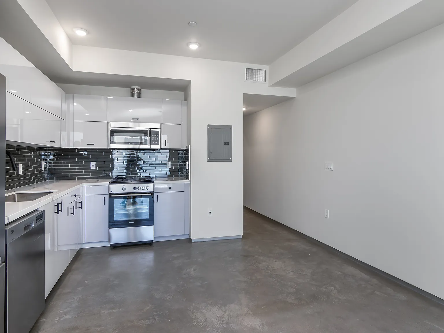 11588 W Pico Blvd — Photo 3