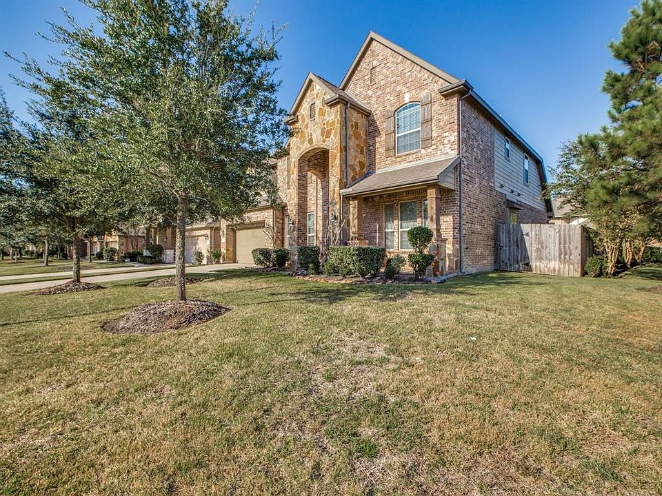 1st image of 14723 Castle Cove Ln
