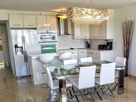 5th image of 5225 Collins Ave #Id1246516p