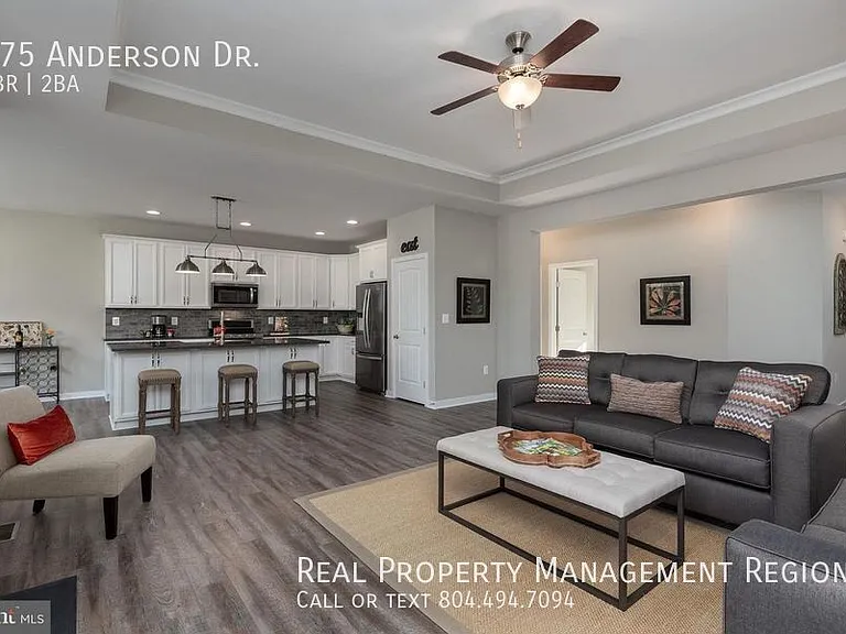 275 Anderson Dr — Photo 5