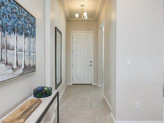 4th image of 376 Caine Pl