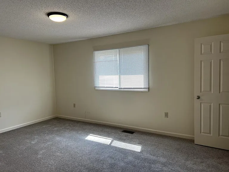 141B Rolling Oaks St — Photo 4