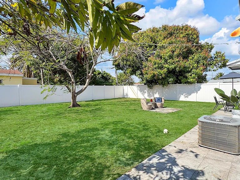 3331 Lake Ave — Photo 21