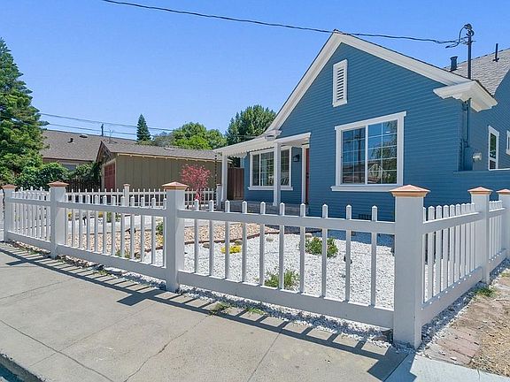 3rd image of 997 Ramona Ct