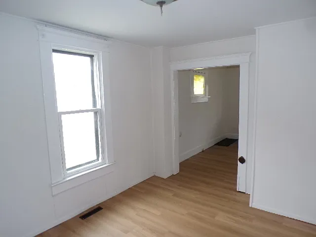 73 E Blake Ave — Photo 4
