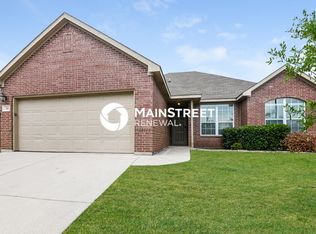200 Kennedy Dr, Crowley, TX 76036