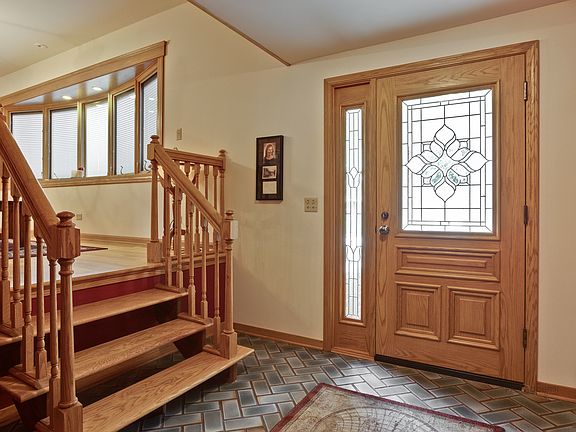 3rd image of 1800 Country Knoll Ln