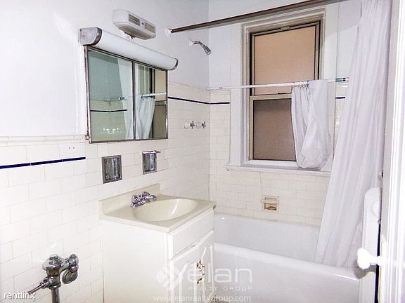 4th image of 1033 W North Shore Ave APT 1W
