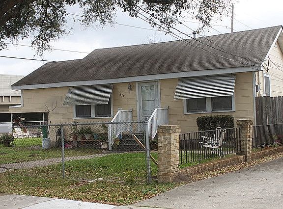 4th image of 535 Hesper Ave