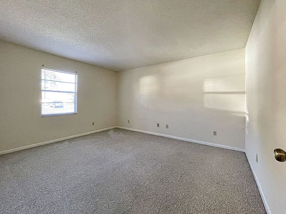 5th image of 720 NE 30th Ave #A