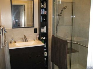 55 Maple Ave, Wallington, NJ 07057