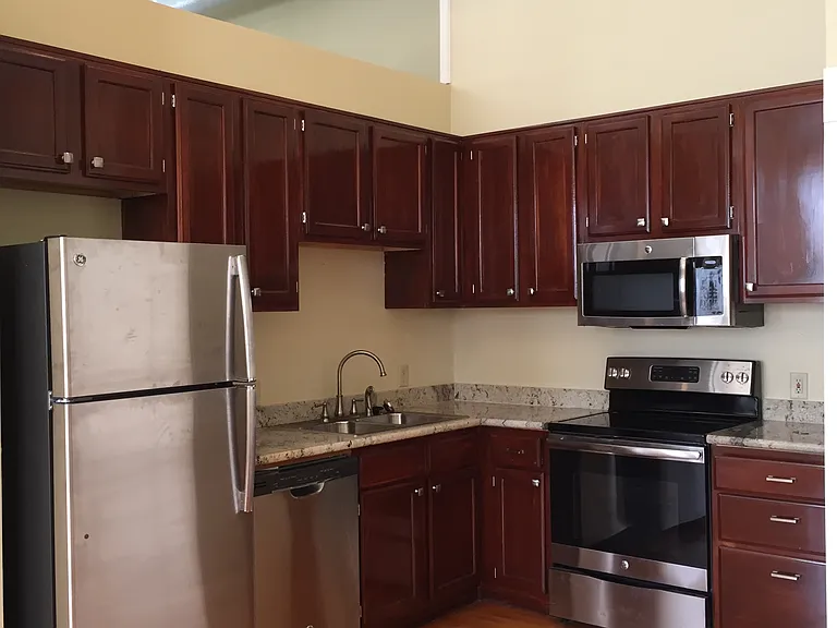715 Sherman St #2 — Photo 1