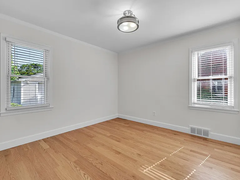 2711 Dorchester Rd — Photo 22