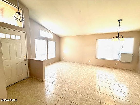 3rd image of 3236 Mesa Ct