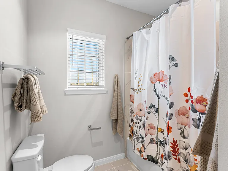 Phase II | Secondary Bedroom En-suite with Soaking Tub (Plan 4201)