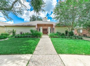 12302 Piping Rock Dr, Houston, TX 77077