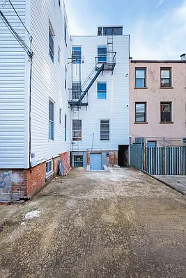 Rented by Nooklyn NYC LLC | media 44