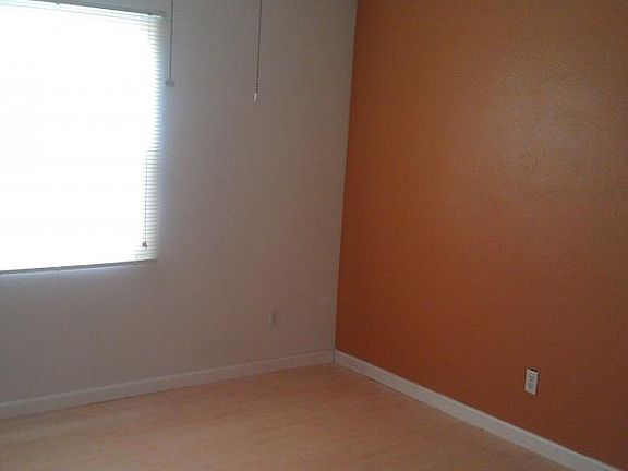 3rd image of 640 Blackmore Dr