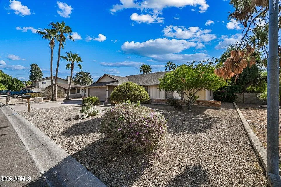 4 bed, 2.0 bath, 2080 sqft, $2,850 — Photo 1