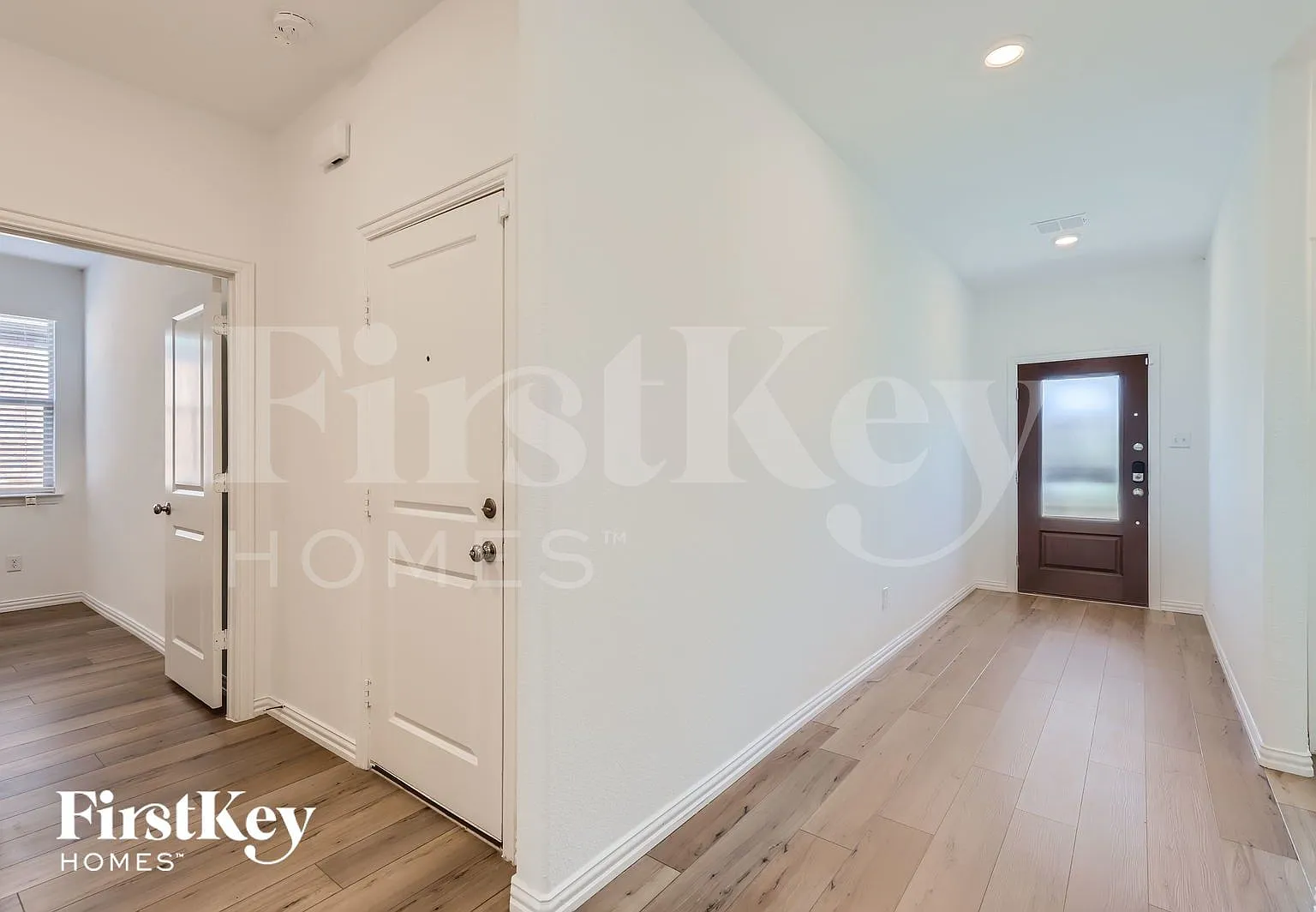 4 bed, 2.0 bath, 1809 sqft, $1,930 — Photo 4