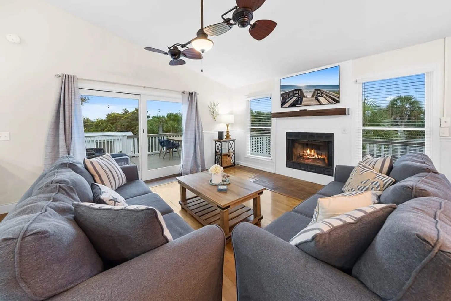 4 bed, 4.0 bath, 2497 sqft, $6,083 — Photo 4