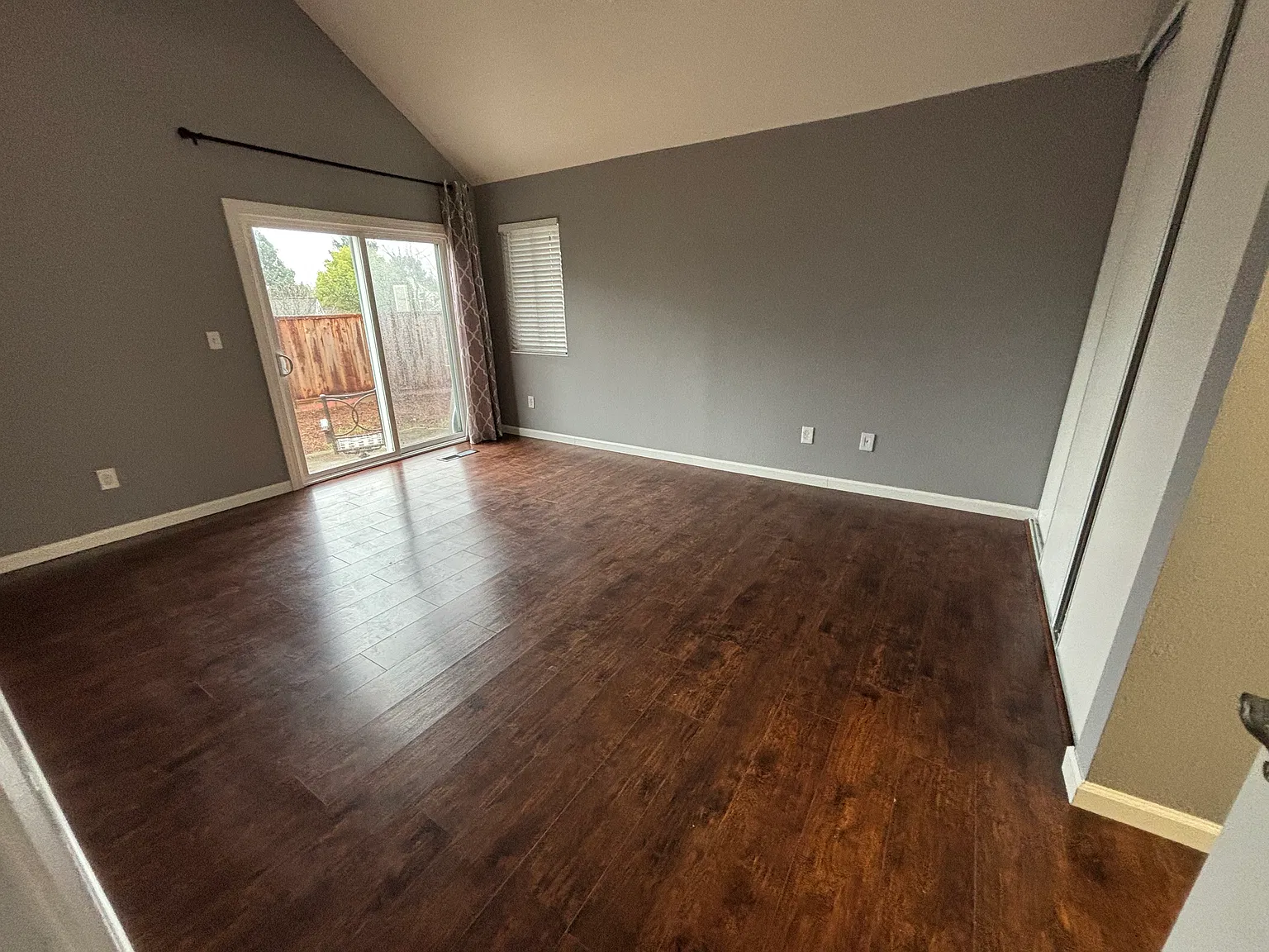4 bed, 1745 sqft, $4,400 — Photo 4