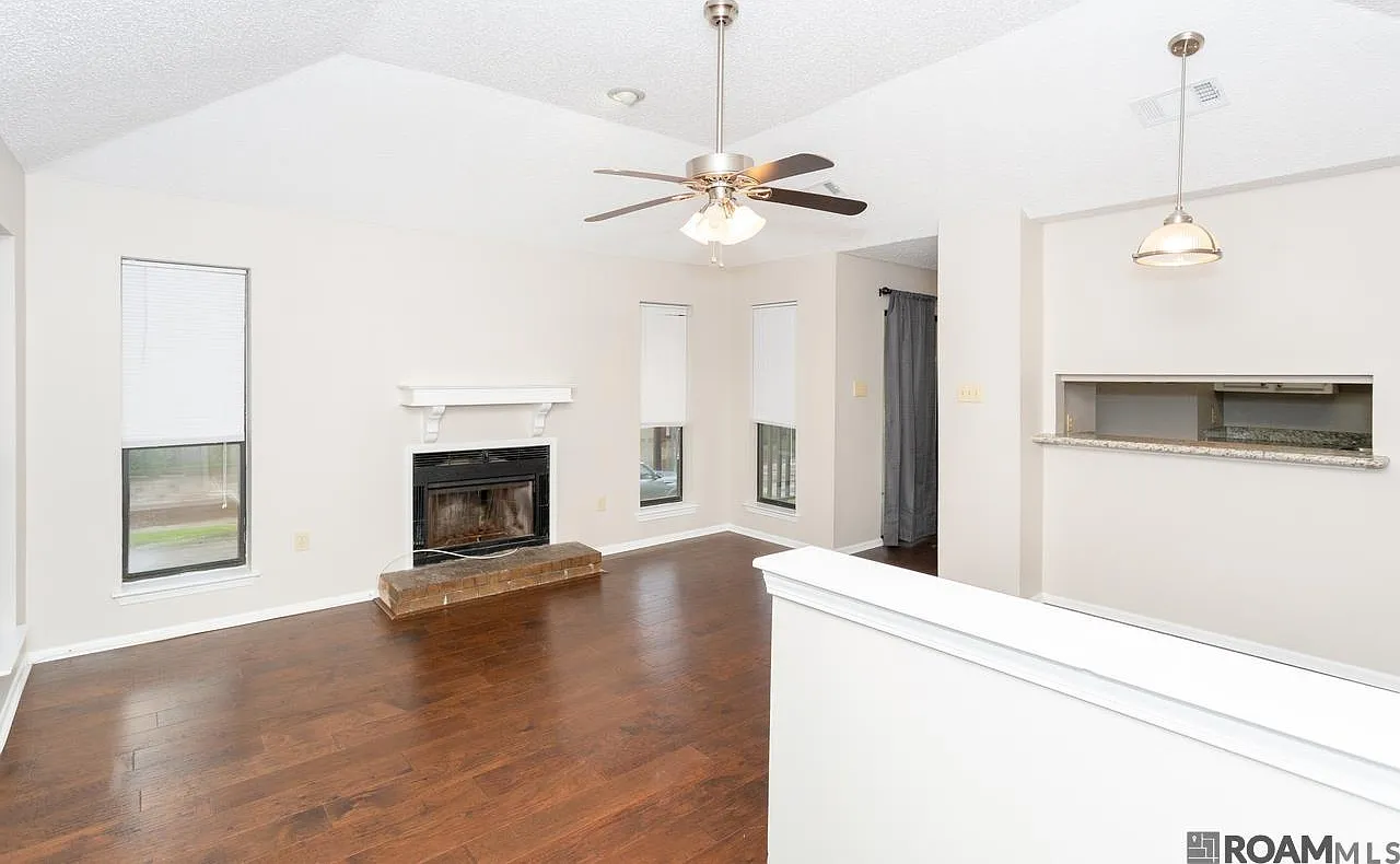 1 bed, 780 sqft, $1,100 — Photo 2