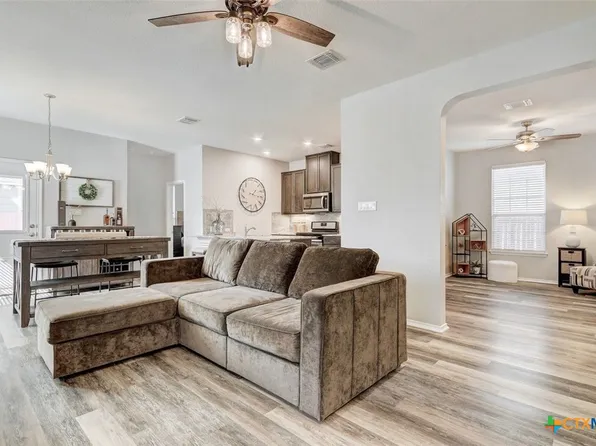 116 Holstein St #114, Hutto, TX 78634