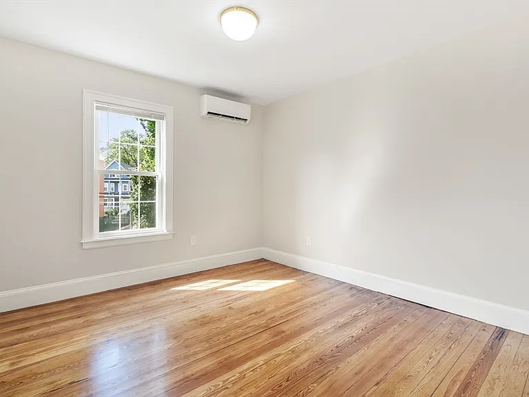 511 Geneva Ave #2 — Photo 4