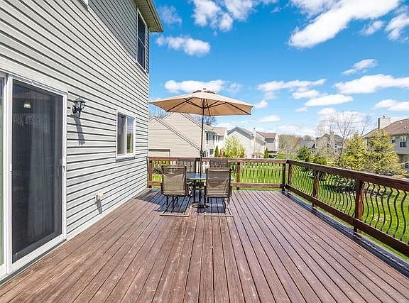 5th image of 746 W Castlebury Cir