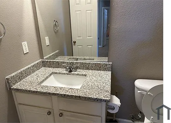 4 bed, 1900 sqft, $3,000 — Photo 4