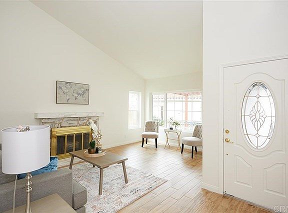 2nd image of 9410 Calle Del Lago