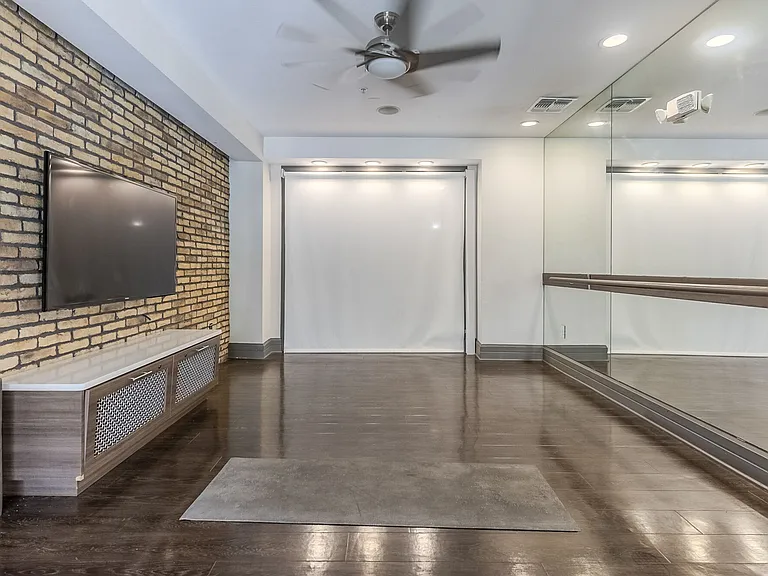 Edge at 1702 — Photo 17