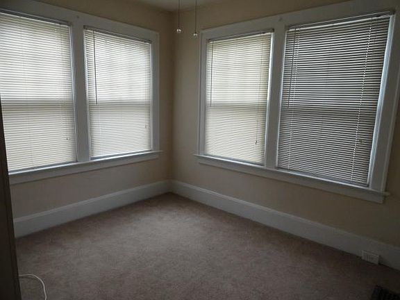 5th image of 2322 Bellevue Ave