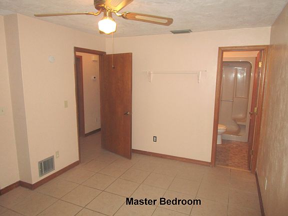 5th image of 1646 Spring Garden Ct