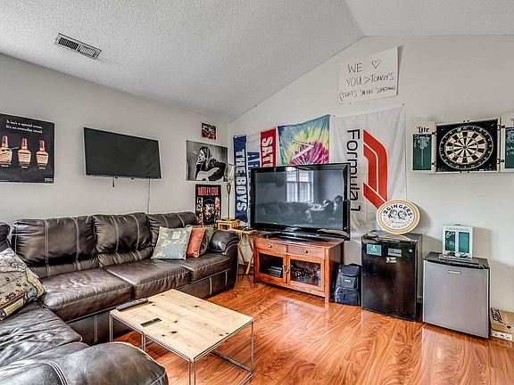 4th image of 109 Furman Cir